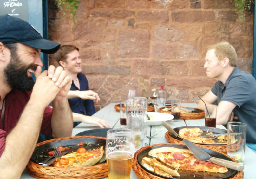 Simana team pizza-resized